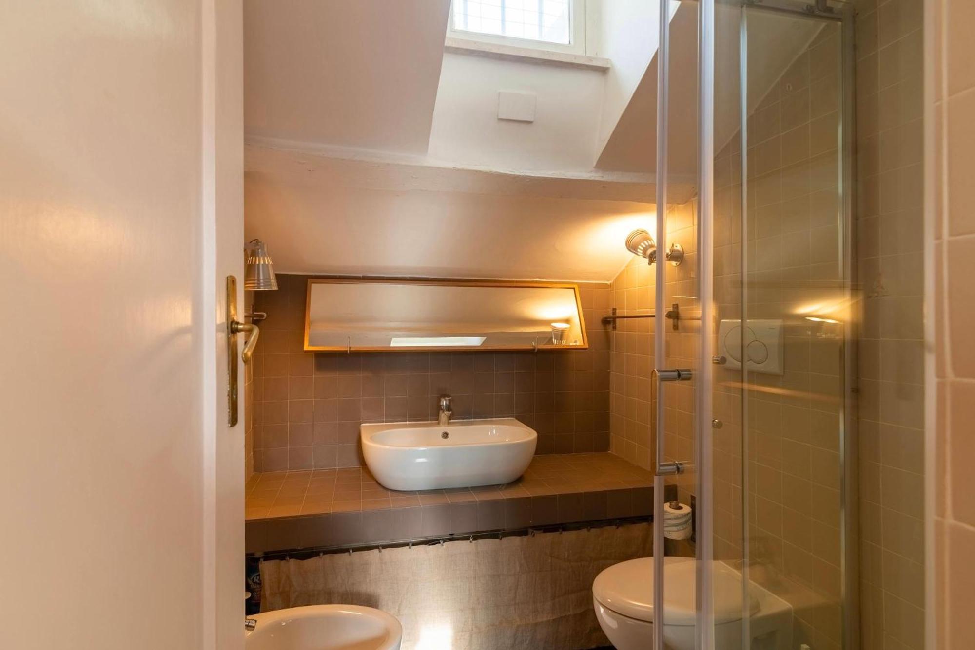 Campo De' Fiori Enchanting Attic *